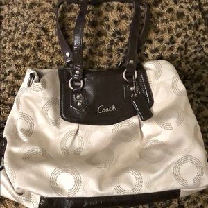 Shoulder coach purse